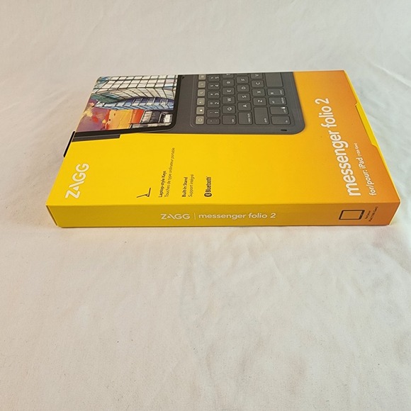 *NEW* ZAGG Messenger Folio 2 Keyboard & Case For iPad Air 3 & iPad 7th/8th/9th - Picture 4 of 6